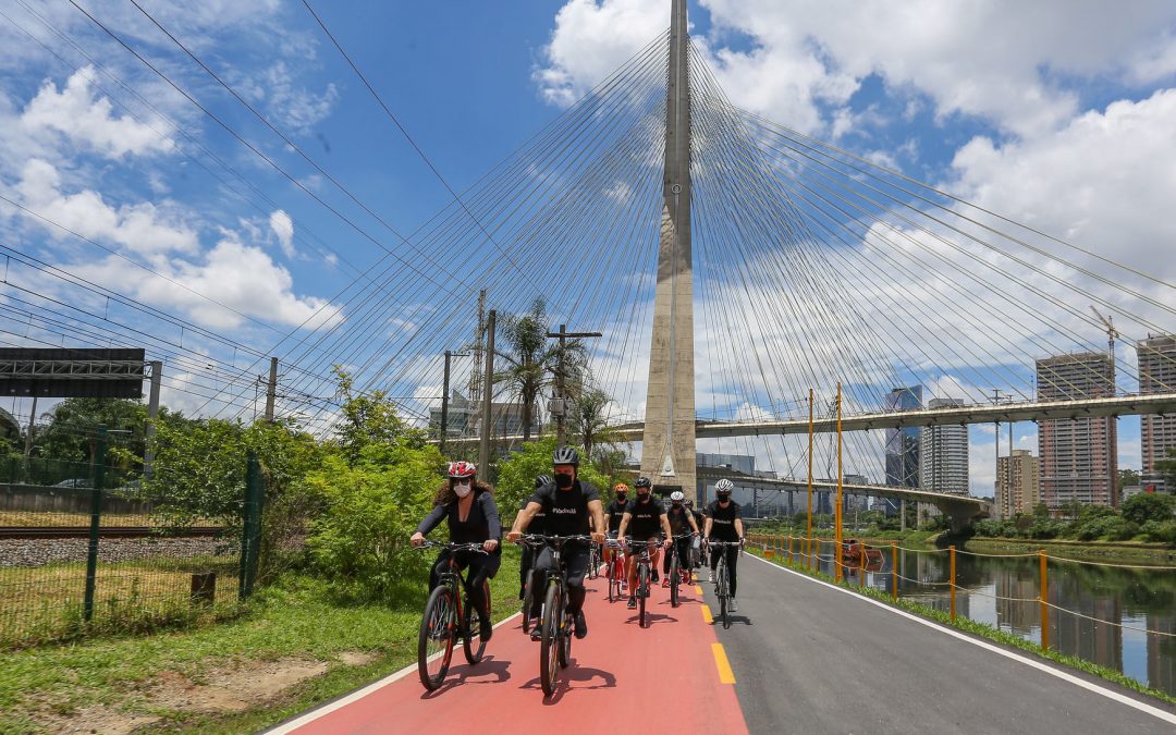 Revitalização da ciclofaixa da Marginal Pinheiros é entregue em SP