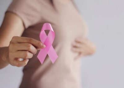 Descoberta precoce do câncer de mama eleva chance de cura a 95%, diz CEO de ONG que oferece exame