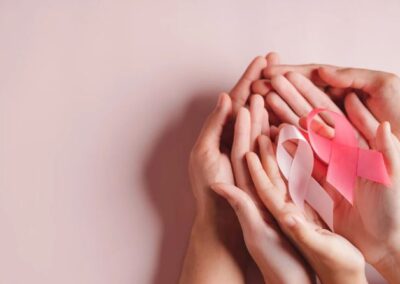 Outubro Rosa: projetos sociais resgatam autoestima de mulheres com câncer de mama