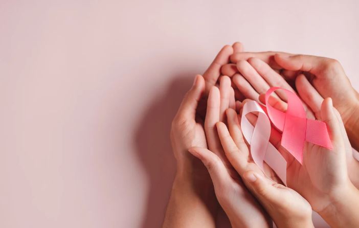 Outubro Rosa: projetos sociais resgatam autoestima de mulheres com câncer de mama
