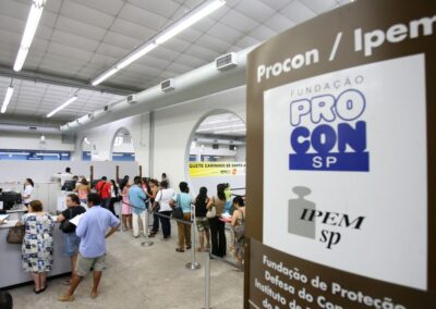 Procon-SP lança enquete para conhecer desafios que idosos enfrentam no consumo